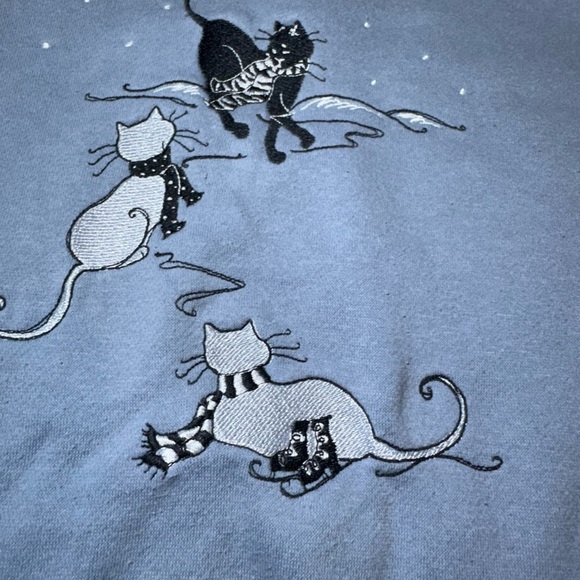 Stylish Light Blue Crewneck Sweater - Picture 2 of 5